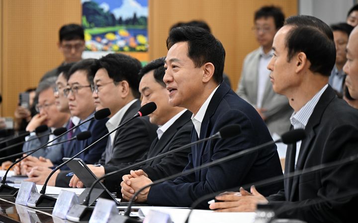 [서울=뉴시스] 오세훈 서울시장이 지난 14일 오전 서울 중구 서울시청에서 열린 '제204차 서울특별시구청장협의회'에서 인사말을 하고 있다. (사진=서울시 제공) 2026.10.14. photo@newsis.com *재판매 및 DB 금지