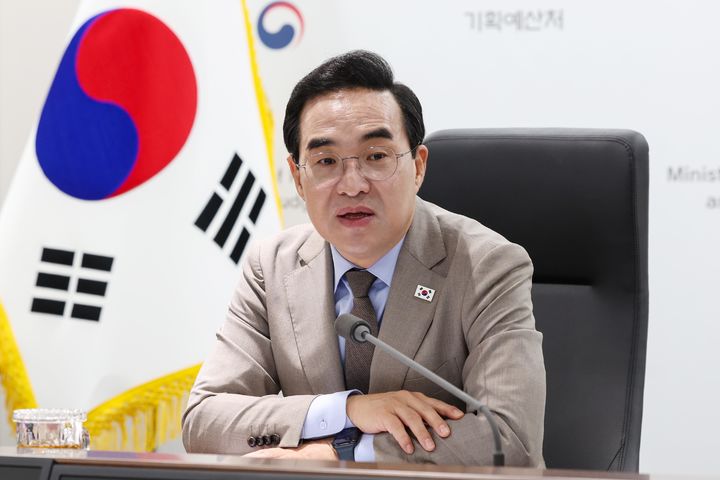 [서울=뉴시스] 박홍근 기획예산처 장관이 14일 세종시 정부세종청사에서 '제10차 기획예산처 확대간부회의'를 주재하고 있다. (사진=기획처 제공) 2026.10.14. photo@newsis.com *재판매 및 DB 금지