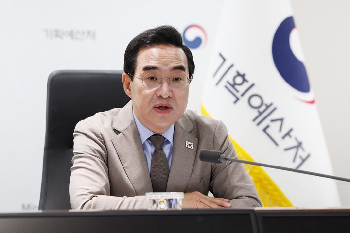 [서울=뉴시스] 사진은 박홍근 기획예산처 장관이 지난 14일 세종시 정부세종청사에서 '제10차 기획예산처 확대간부회의'를 주재하고 있는 모습. (사진=기획처 제공) 2026.10.14. photo@newsis.com *재판매 및 DB 금지