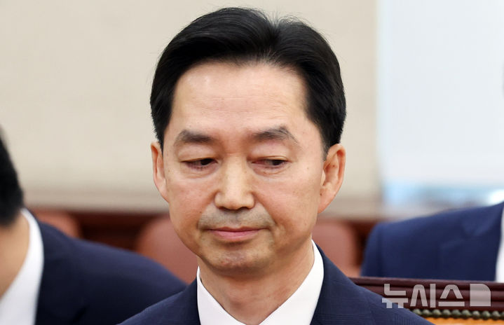 [서울=뉴시스] 최진석 기자 = 김지용 중대범죄수사청장 후보자가 14일 여의도 국회에서 열린 행정안전위원회의 중수청장 후보자 인사청문회에 출석해 있다. 2026.10.14. myjs@newsis.com
