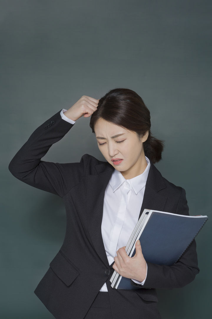 [서울=뉴시스] 한 초등학교 특수학급 보조교사가 제작한 그림카드 활동지가 담임교사의 우수 수업사례 발표 자료에 무단으로 포함돼 논란이 일고 있다. (사진=유토이미지) 