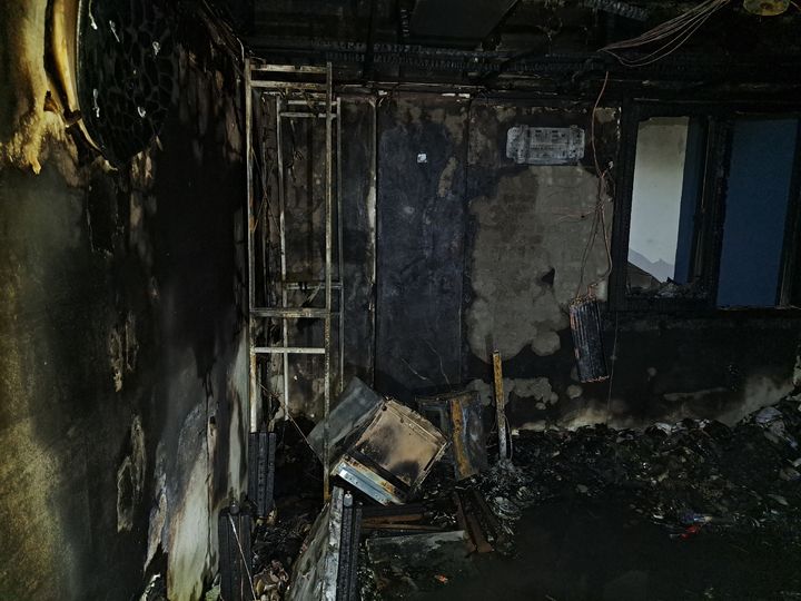 [부산=뉴시스] 14일 오후 부산 사상구의 한 숙박시설 건물에서 불이 나 1명이 숨졌다. (사진=부산소방재난본부 제공) 2026.10.15. photo@newsis.com *재판매 및 DB 금지