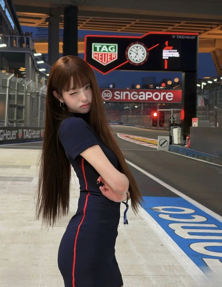 [서울=뉴시스] 지난 14일 장원영은 자신의 소셜 네트워크 서비스(SNS)에 '2026 싱가포르 F1 그랑프리' 현장을 찾은 기념으로 여러 장의 사진을 게시했다. (사진=SNS 캡쳐) 2026.10.15.