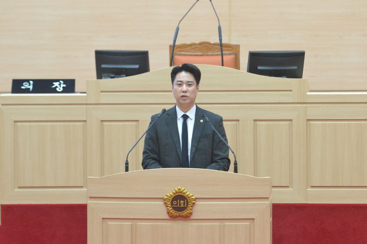 [전남광주=뉴시스] 이석주 전남광주통합특별시의원이 15일 시정질문하고 있다. (사진=의회 제공) 2026.10.15. photo@newsis.com *재판매 및 DB 금지