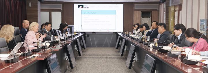 [대전=뉴시스] 연구재단과 RJ 대표단의 세미나 전경.(사진=연구재단 제공) *재판매 및 DB 금지