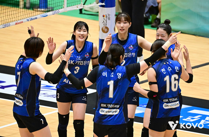 [서울=뉴시스]여자배구 IBK기업은행. (사진=KOVO 제공)