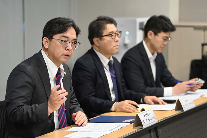[서울=뉴시스] 박정성 산업통상부 통상교섭본부장이 15일 서울 중구 대한상공회의소에서 열린 'EU 산업가속화법(IAA) 대응 민관합동 TF 킥오프 회의'에서 발언하고 있다. (사진=산업부 제공) 2026.10.15. photo@newsis.com *재판매 및 DB 금지