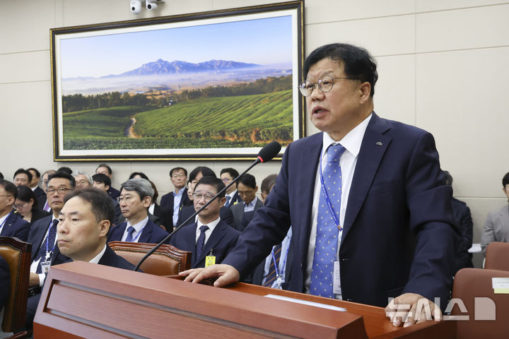 질의 답하는 남광우 한국환경산업보건기술원장