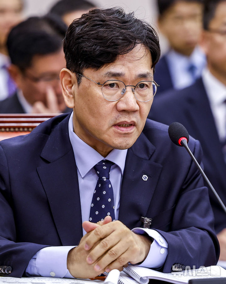 답변하는 이대희 한국벤처투자 대표이사