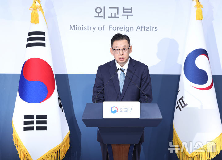 대사관 인력 절반 빼는 외교부… 전향적 조치 없는 우크라이나와의 외교적 파경 위기
