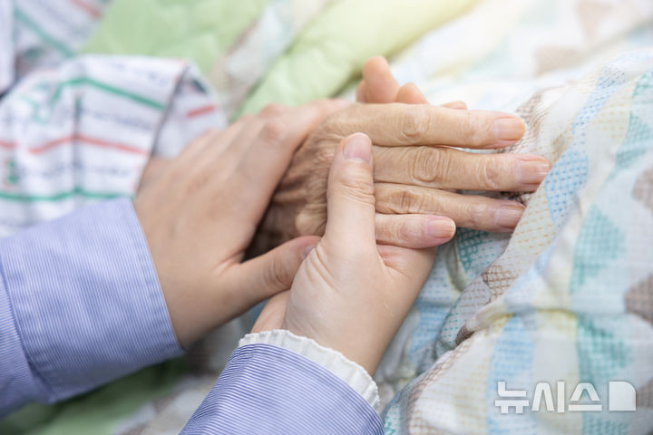 [서울=뉴시스] 요양병원. (사진= 유토이미지 제공)