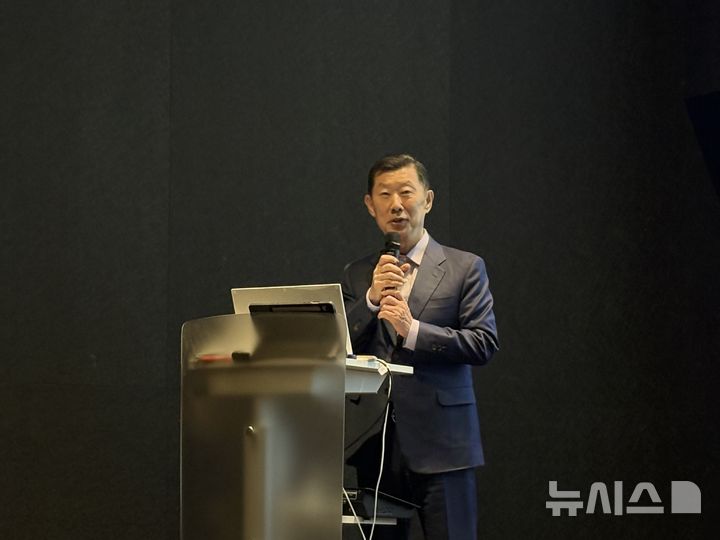 [익산=뉴시스] 권민지 기자 = 16일 전북 익산시에서 열린 NS 푸드페스타 2026에서 김홍국 하림그룹 회장이 환영사를 하고 있다. 2026.10.16. ming@newsis.com