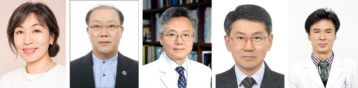 [전남광주=뉴시스] 광주시의사회 '제36회 무등의림상' 수상자. 오영현(왼쪽부터)·박유환 원장, 김영철·조수형 교수, 임준섭 부장. (사진=광주시의사회 제공) 2026.10.16. photo@newsis.com *재판매 및 DB 금지