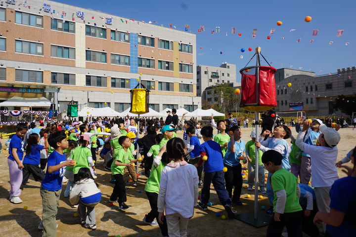 [용인=뉴시스] 신갈초등학교 체육대회. (사진=신갈초 제공) 2026.10.16. photo@newsis.com *재판매 및 DB 금지
