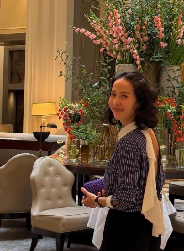 [서울=뉴시스] 배우 조여정이 BFI런던영화제에 참석해 반전 매력을 선보였다. (사진=조여정 인스타그램 캡처)