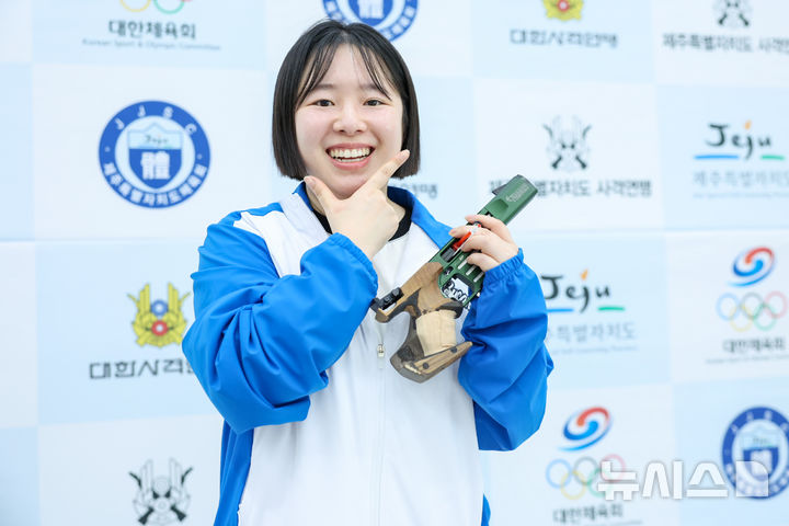 [서울=뉴시스]사격 25m 권총 한국 기록 세운 고은. (사진=대한사격연맹 제공)