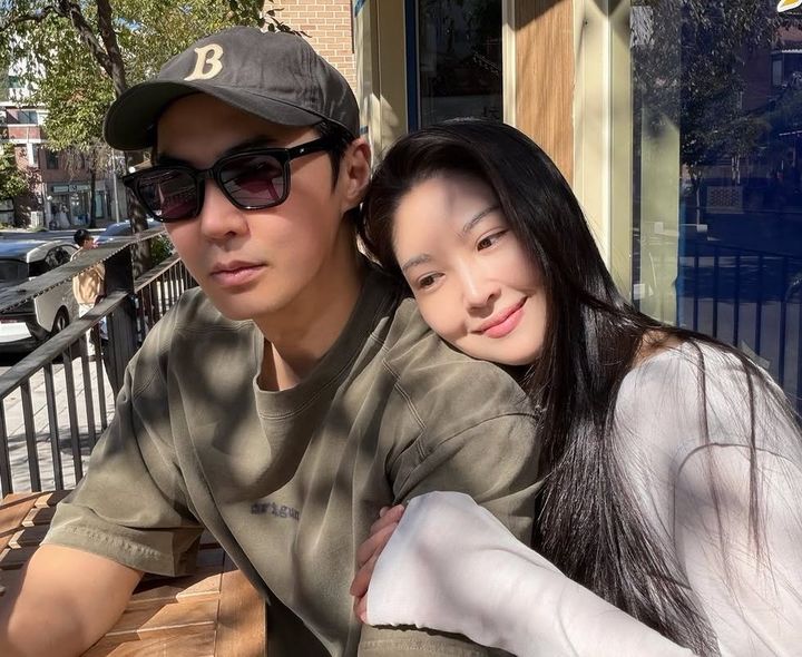 [서울=뉴시스] 전진, 류이서 부부. (사진 = 인스타그램 캡처) 2026.10.17. photo@newsis.com *재판매 및 DB 금지
