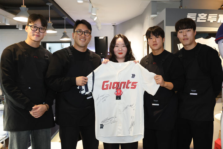 [서울=뉴시스] 프로야구 롯데 자이언츠의 드림 카페 행사. (사진=롯데 제공) 2026.10.19. *재판매 및 DB 금지
