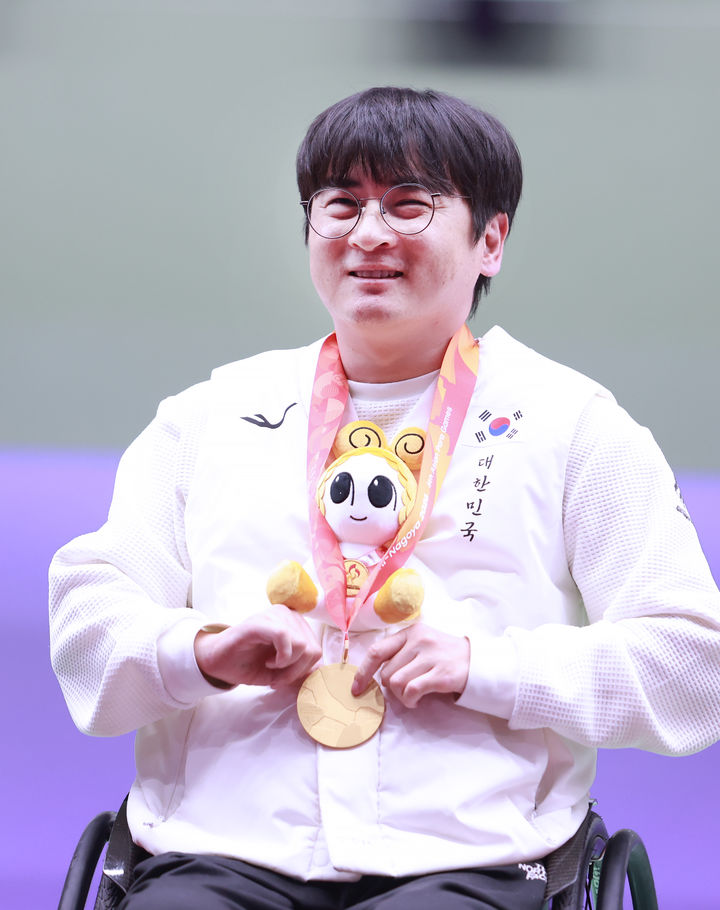 [서울=뉴시스] 서훈태, 2026 아이치·나고야 장애인아시안게임 사격 혼성 10ｍ 공기소총 입사(스포츠등급 SH2) 금메달. (사진=대한장애인체육회 제공)