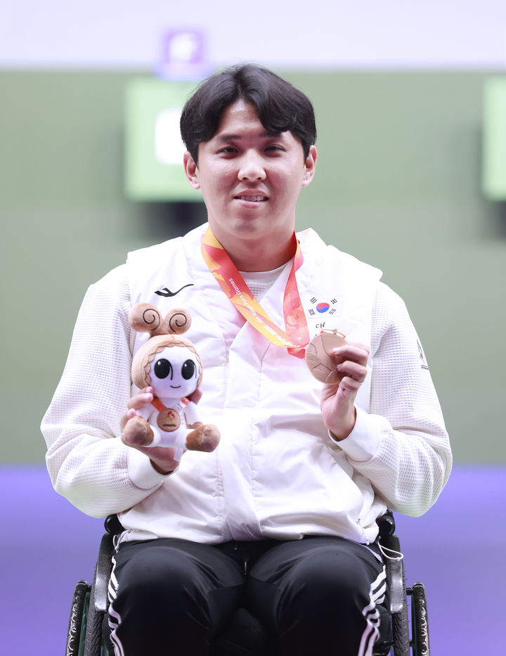 [서울=뉴시스] 박승우, 2026 아이치·나고야 장애인아시안게임 사격 혼성 10ｍ 공기소총 입사(스포츠등급 SH2) 동메달. (사진=대한장애인체육회 제공)