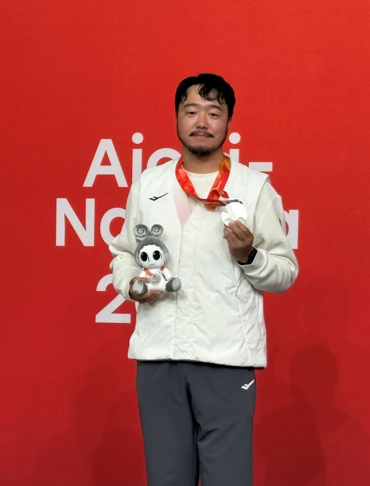 [서울=뉴시스] 사이클 박찬종, 2026 아이치·나고야 장애인아시안게임 사이클 남자 3,000ｍ 개인추발(스포츠등급 C3)에서 은메달 획득. (사진=대한장애인체육회 제공)