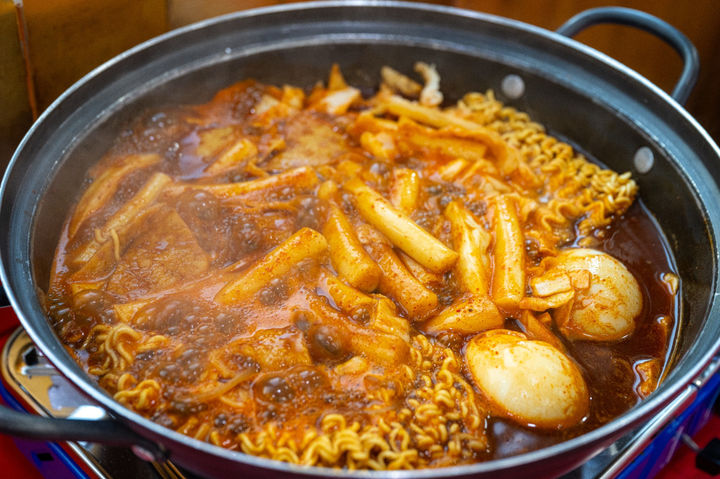 ‘애플하우스’의 즉석떡볶이. (사진=서울관광재단) *재판매 및 DB 금지