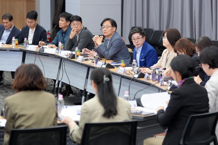 [수원=뉴시스] 자살예방회의. (사진=수원시 제공) 2026.10.20. photo@newsis.com *재판매 및 DB 금지