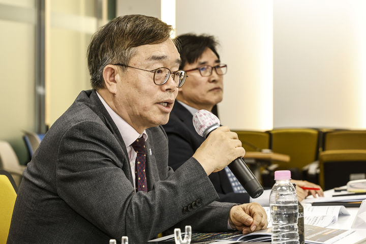 [화성=뉴시스]조승문 화성시 제2부시장이 19일 동탄구청 대회의실에서 열린 '화성특례시 인공지능(AI) 자문단 회의'에서 인사말을 하고 있다. (사진=화성시 제공) 2026.10.20. photo@newsis.com *재판매 및 DB 금지