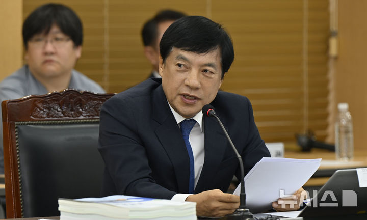 [전남광주=뉴시스] 양시원 기자 = 더불어민주당 이성윤 의원이 20일 전남광주 동구 광주고등법원에서 열린 국회 법제사법위원회의 광주고등법원 등에 대한 국정감사 도중 질의하고 있다. 2026.10.20. goodwrite97@newsis.com