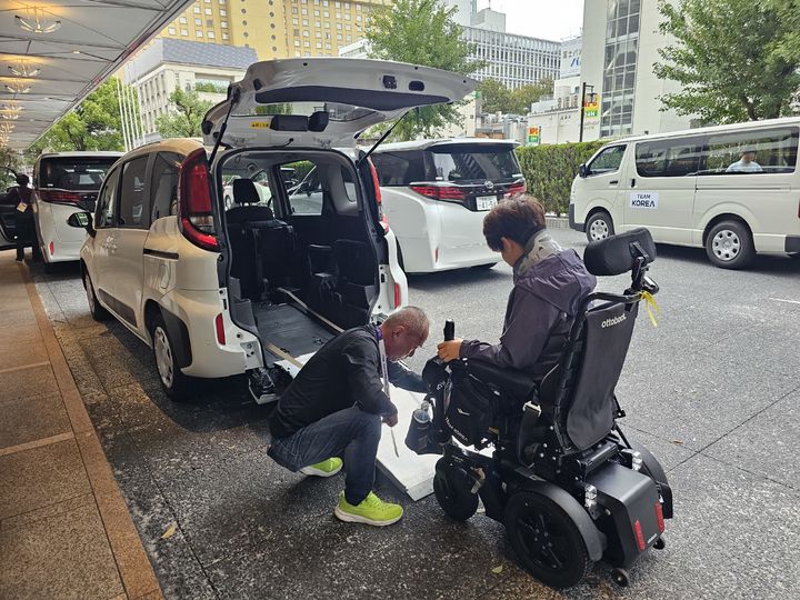[서울=뉴시스] 2026 아이치·나고야 장애인아시안게임에서 대한장애인체육회가 별도로 확보한 차량을 이용하는 한국 선수단. (사진 = 대한장애인체육회 제공) *재판매 및 DB 금지