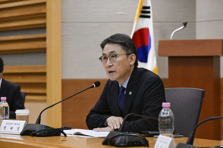 정부는 20일 서울지방조달청 PPS홀에서 권대영 재정경제부 1차관 주재로 가상자산 과세 관련 현장 간담회를 개최했다.(사진 : 재경부 제공) 2026.10.20. *재판매 및 DB 금지