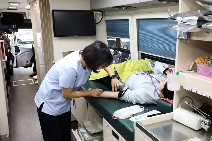 20일 강원랜드는 대한적십자사 강원혈액원과 함께 임직원과 협력업체 직원, 지역주민 등을 대상으로 '2026년 제4차 사랑의 헌혈 캠페인'을 실시하고 있다.(사진=강원랜드 제공) *재판매 및 DB 금지