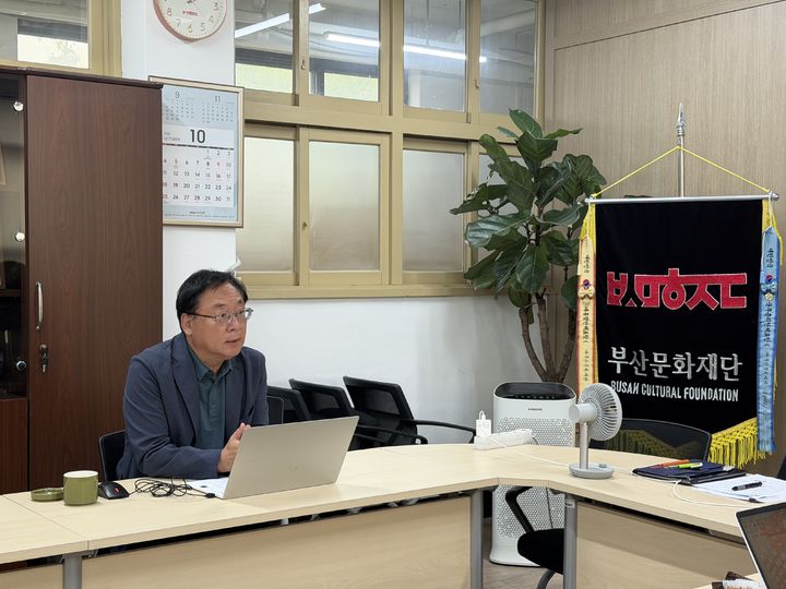 [부산=뉴시스] 20일 오후 부산 남구 부산문화재단 대표실에서 송성준 부산문화재단 대표가 뉴시스와 인터뷰를 하고 있다. (사진=부산문화재단 제공) 2026.10.20 photo@newsis.com *재판매 및 DB 금지