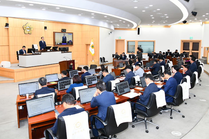 [여수=뉴시스] 20일 전남광주 여수시의회가 제258회 임시회를 개회하고 1차 본회의를 열고 있다. 임시회는 23일까지 4일간 열린다. (사진=여수시의회 제공) 2026.10.20. photo@newsis.com *재판매 및 DB 금지