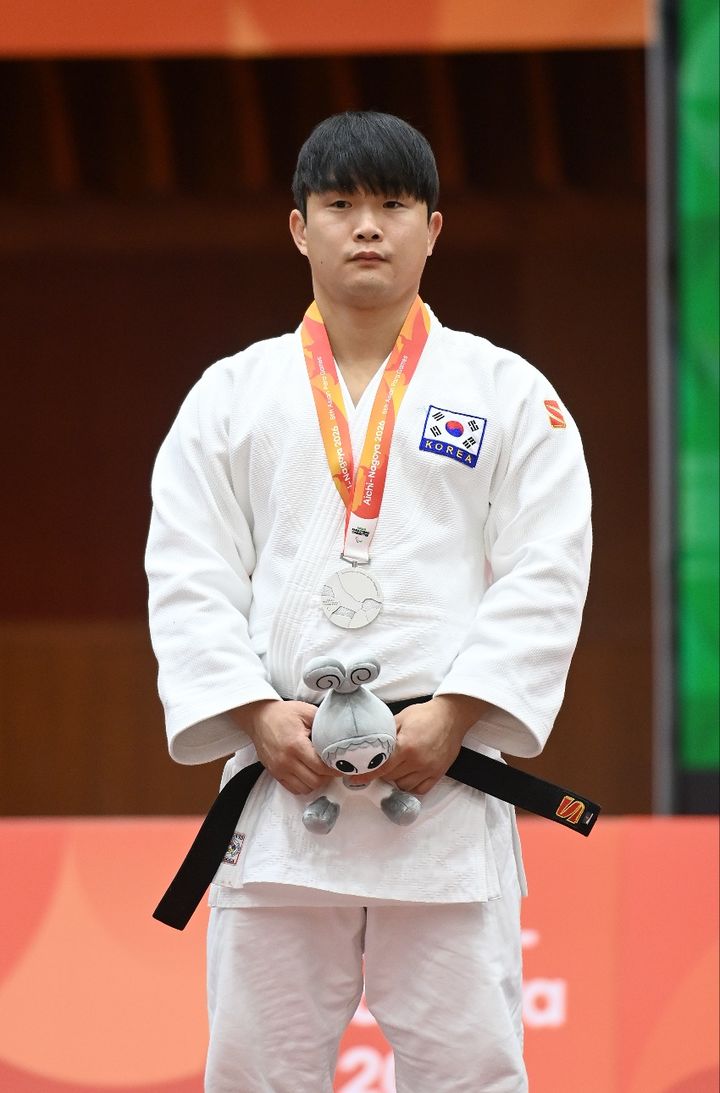 [서울=뉴시스] 2026 아이치·나고야 장애인아시안게임 유도 남자 81㎏급(스포츠등급 J2)에서 은메달을 딴 김동훈. (사진 = 대한장애인체육회 제공) *재판매 및 DB 금지
