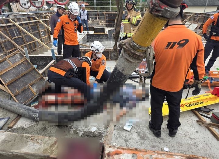 [평창=뉴시스] 평창 봉평면 창동리 공사장 안전사고 현장. (사진=강원특별자치도 소방본부 제공) 2026.10.20. photo@newsis.com *재판매 및 DB 금지