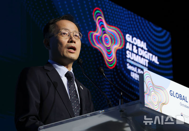 [서울=뉴시스] 홍효식 기자 = 이형일 경제부총리 겸 재정경제부 장관이 20일 서울 용산구 그랜드하얏트 호텔에서 열린 세계은행 글로벌 AI&디지털 서밋에서 발언하고 있다. 2026.10.20. yesphoto@newsis.com