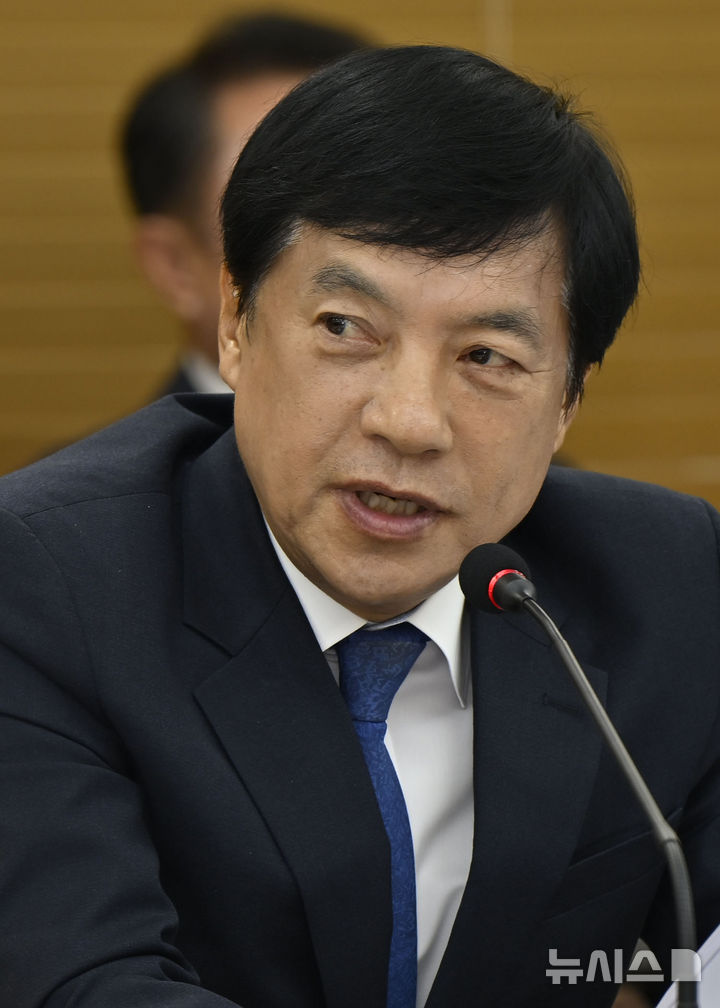 [전남광주=뉴시스] 양시원 기자 = 더불어민주당 이성윤 의원이 20일 전남광주 동구 광주고등법원에서 열린 국회 법제사법위원회의 광주고등법원 등에 대한 국정감사 도중 질의하고 있다. 2026.10.20. goodwrite97@newsis.com