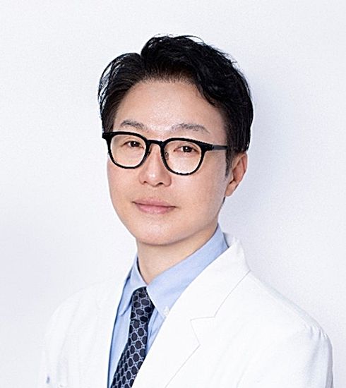 [대구=뉴시스] 계명대 동산병원 정형외과 조철현 교수. (사진=계명대 동산병원 제공) 2026.10.21. photo@newsis.com *재판매 및 DB 금지