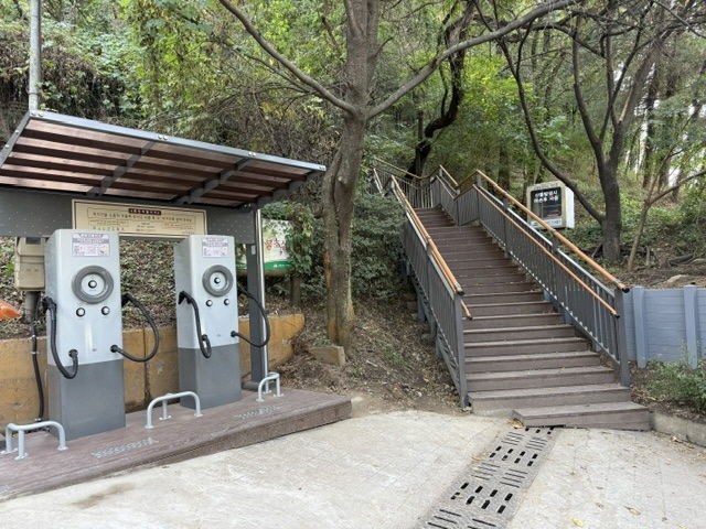 문학산 스승약수터~노적봉 능선 등산로 정비. (사진=미추홀구 제공) 2026.10.21. photo@newsis.com *재판매 및 DB 금지