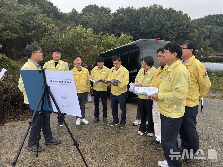 [완주=뉴시스] 완주군의회는 21일 만경강 생태문화 테마파크 등을 찾는 현장 점검에 나섰다. 2026.10.21 *재판매 및 DB 금지