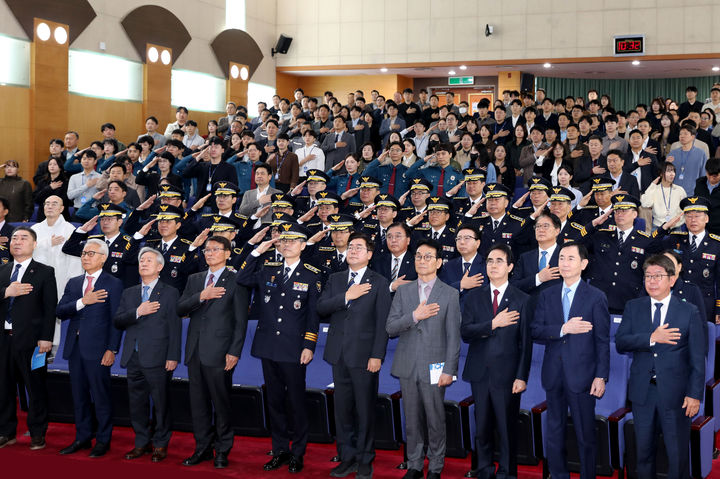 제81주년 경찰의날 행사 중인 인천경찰. (사진=인천경찰청 제공) 2026.10.21. photo@newsis.com *재판매 및 DB 금지