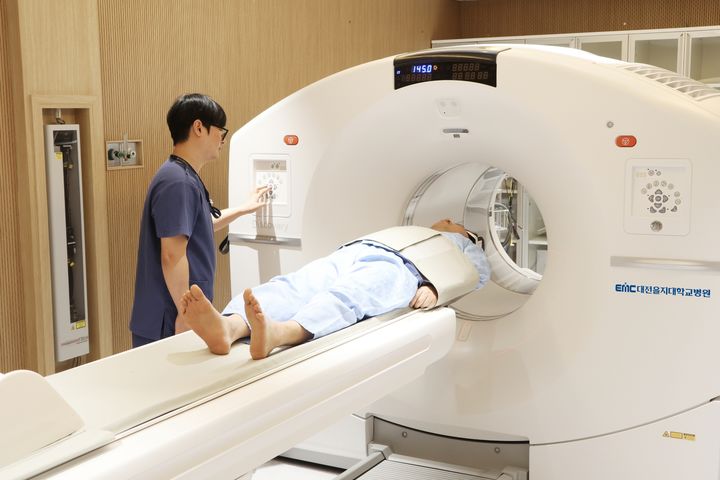 [대전=뉴시스] 대전을지대병원이 최근 최첨단 정밀 암 진단 장비인 디지털 PET-CT '디스커버리 엠아이(Discovery MI)'를 도입했다.(사진=대전을지대학교병원 제공) 2026.10.21. photo@newsis.com *재판매 및 DB 금지