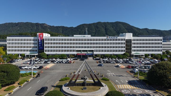 경상남도청 본관동 전경. *재판매 및 DB 금지