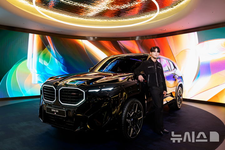 [전주=뉴시스]윤난슬 기자 = BMW 공식 딜러사 내쇼날모터스는 가수 겸 뮤지컬 배우 김준수(XIA)를 'BMW LUXURY CLASS 내쇼날모터스' 앰배서더로 선정했다고 21일 밝혔다. (사진=내쇼날모터스 제공) photo@newsis.com 