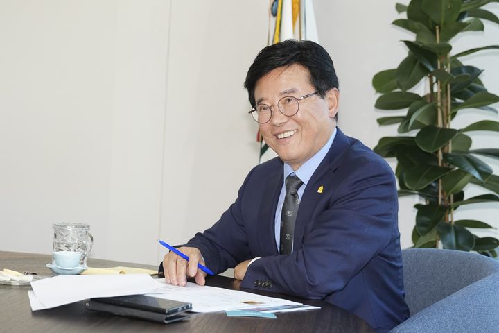 [서울=뉴시스] 뉴시스와 인터뷰하는 유찬종 종로구청장. (사진=종로구 제공) 2026.10.21. photo@newsis.com *재판매 및 DB 금지