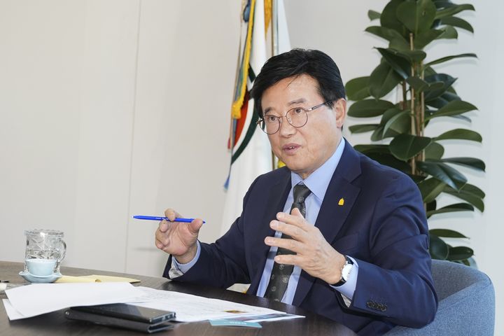 [서울=뉴시스] 뉴시스와 인터뷰하는 유찬종 종로구청장. (사진=종로구 제공) 2026.10.21. photo@newsis.com *재판매 및 DB 금지
