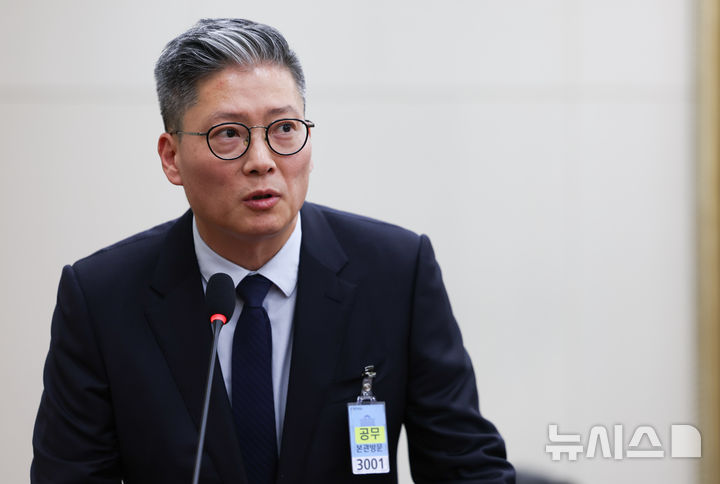 [서울=뉴시스] 김근수 기자 = 한경록 한솔제지 대표이사가 21일 오후 서울 여의도 국회에서 열린 정무위원회 종합국정감사에서 질의에 답하고 있다. 2026.10.21. ks@newsis.com