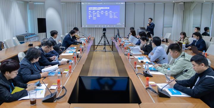 19일 충남 공주시 애터미파크에서 중국·홍콩 기자단이 애터미의 글로벌 사업 현황에 관한 설명을 듣고 있다. (사진=애터미) *재판매 및 DB 금지
