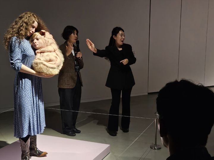 수원시립미술관 수어해설 투어 운영 전경 *재판매 및 DB 금지
